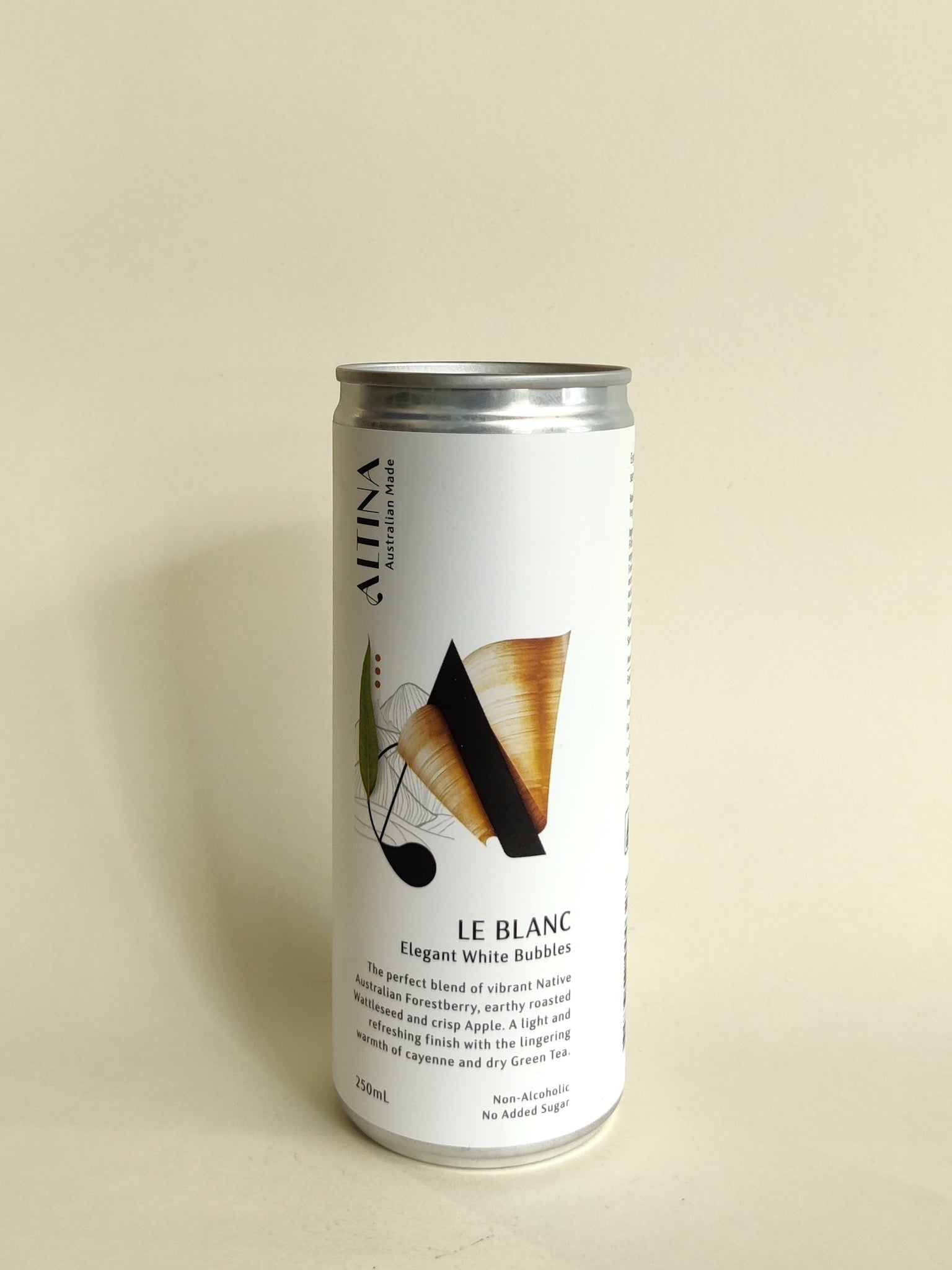 A can of Altina Le Blanc Non-Alcoholic Sparkling.